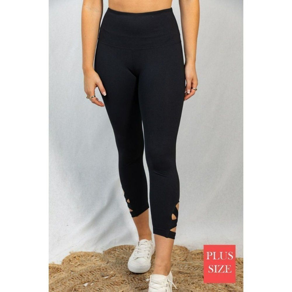 SALE! White Birch Black Workout Gym Leggings Criss Cross Crop Length Stretchy